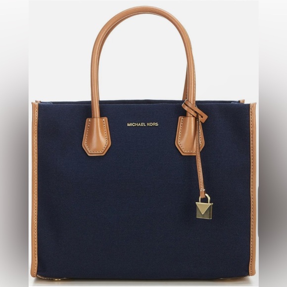 Michael Kors Handbags - NWT Michael Kors Mercer Canvas Convertible Tote
